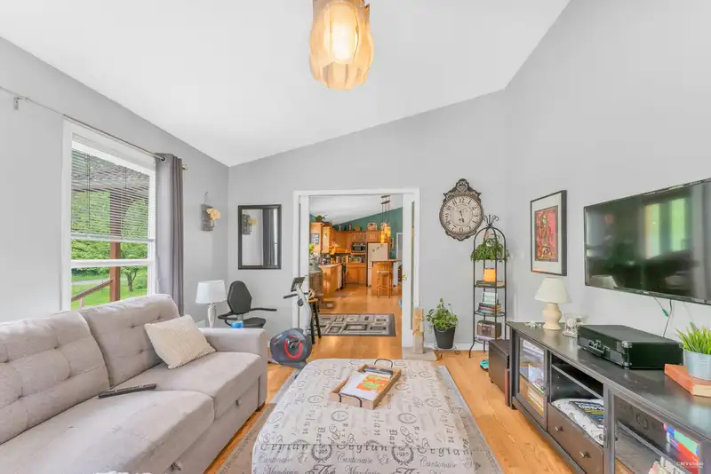 21036 36 AVENUE - photo 4 of 5