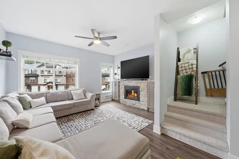 29 2950 LEFEUVRE ROAD - photo 3 of 28