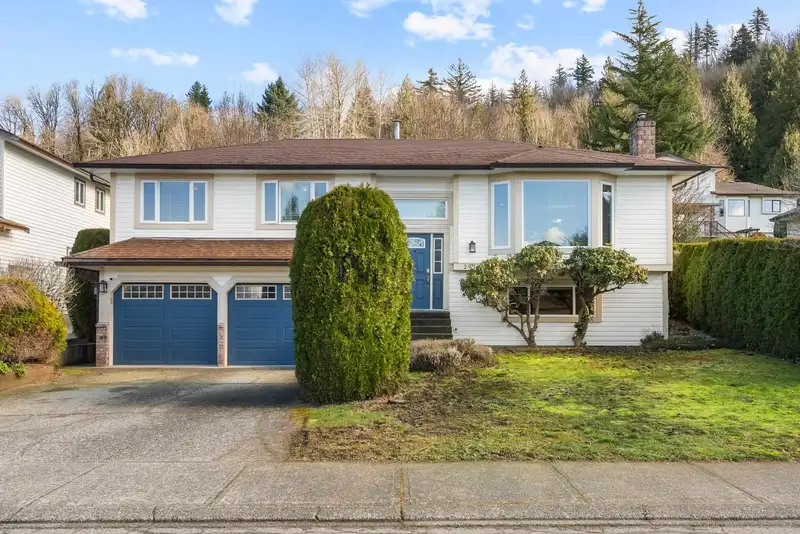 2914 GLENSHIEL DRIVE - photo 1 of 35