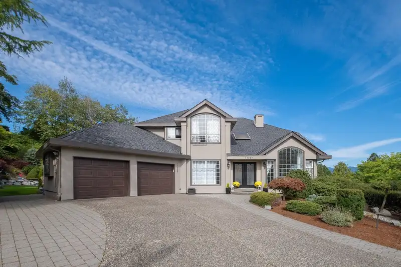 11287 159A STREET - photo 2 of 40