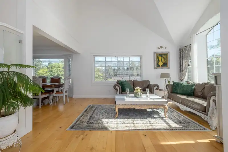 11287 159A STREET - photo 4 of 40
