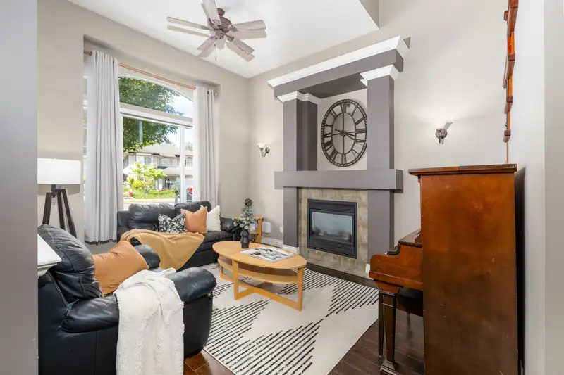 11656 CREEKSIDE STREET - photo 4 of 36