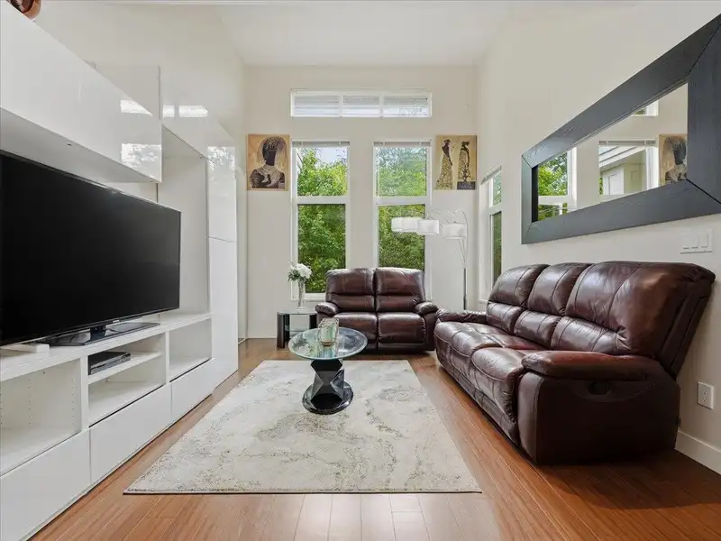 409 15428 31 AVENUE - photo 3 of 21