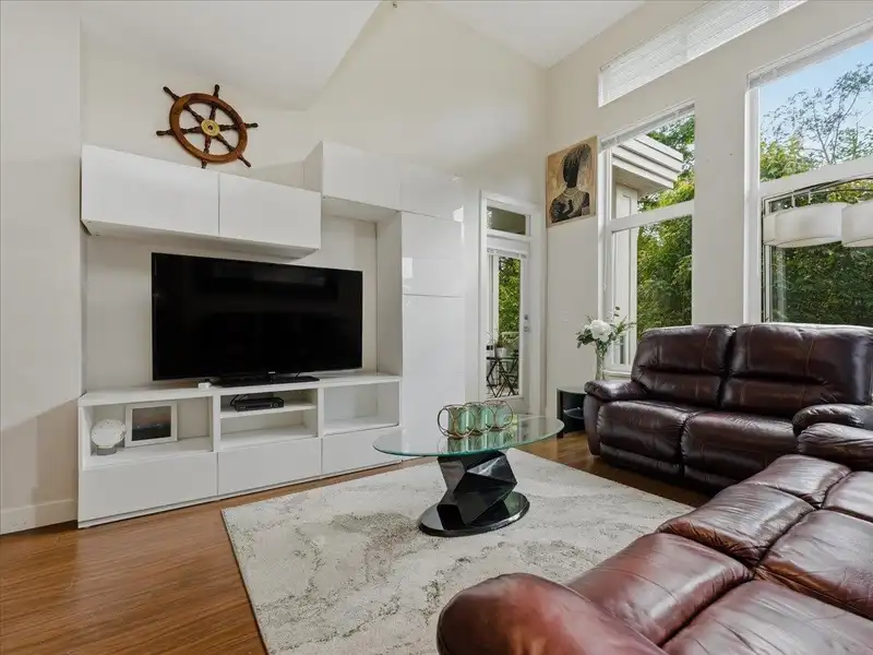 409 15428 31 AVENUE - photo 4 of 21