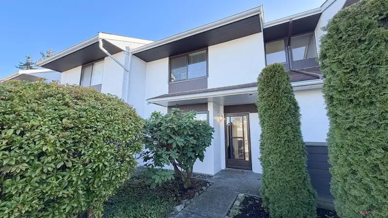 117 9700 GLENACRES DRIVE - photo 1 of 32