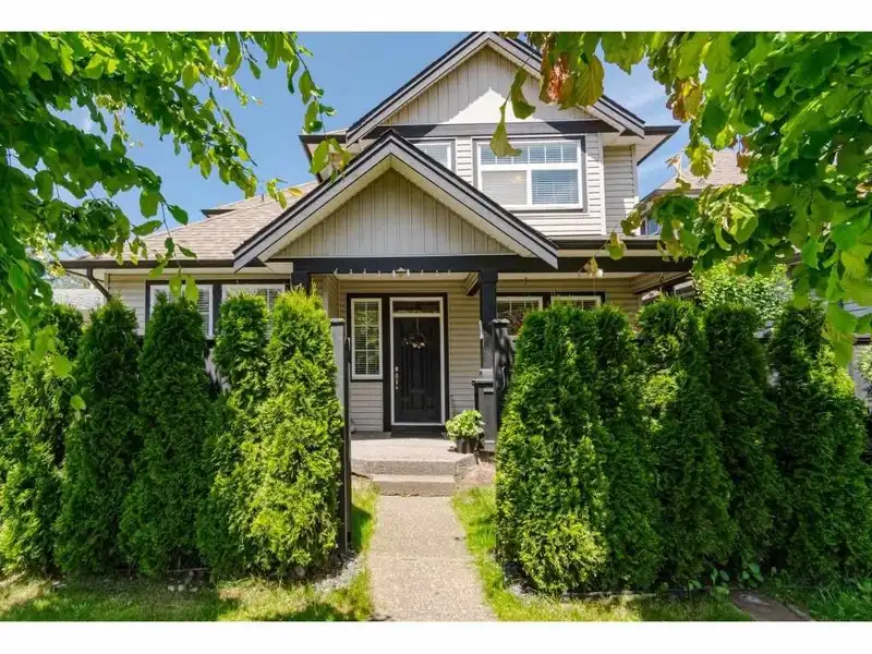 27685 FRASER HIGHWAY - photo 1 of 33