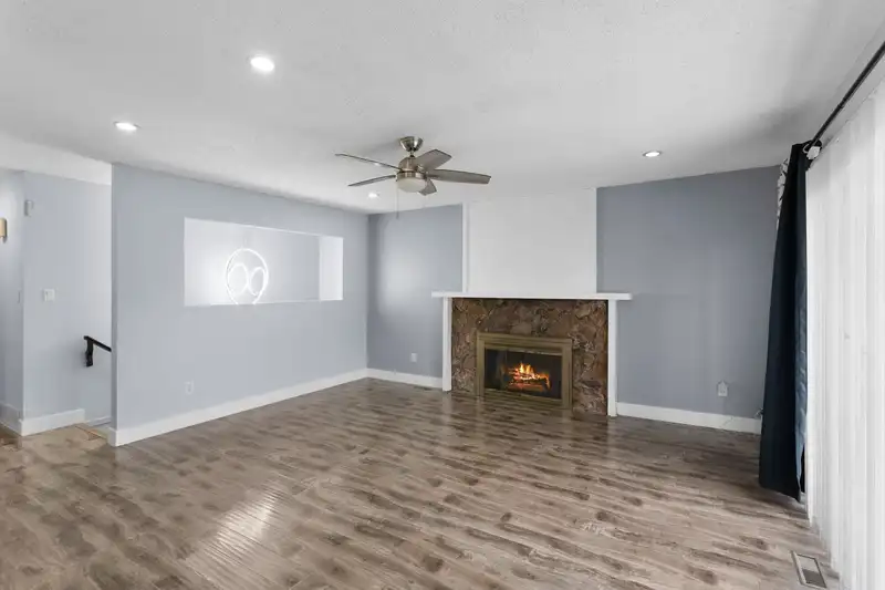 11546 128 STREET - photo 3 of 33