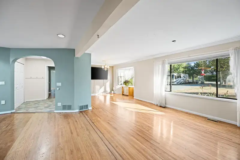 22237 64 AVENUE - photo 3 of 25