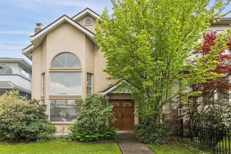 2828 W 23RD AVENUE - photo 1 of 27