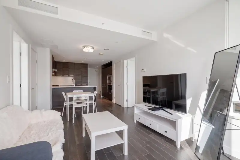 1007 7468 LANSDOWNE ROAD - photo 4 of 19