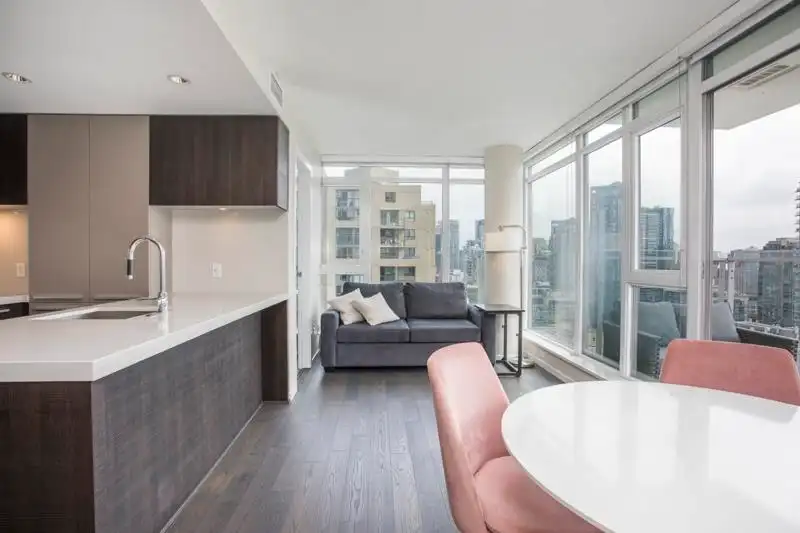1805 1351 CONTINENTAL STREET - photo 2 of 32