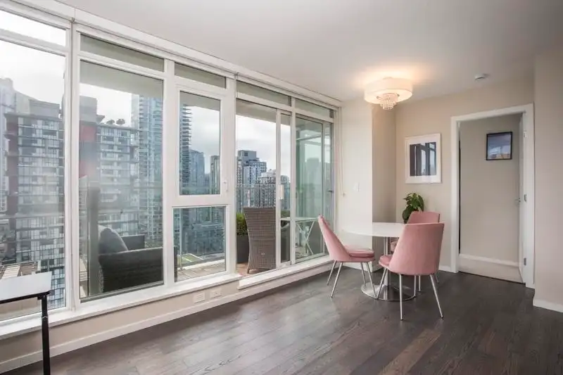 1805 1351 CONTINENTAL STREET - photo 4 of 32