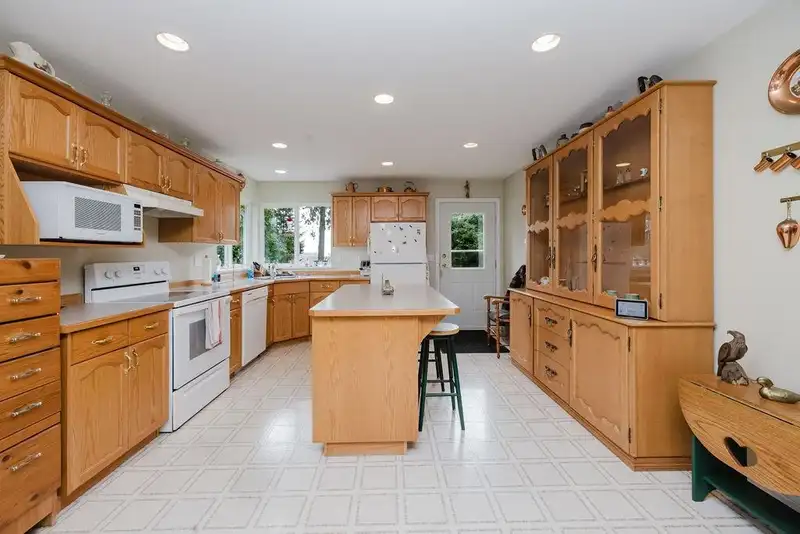 5809 ANCHOR ROAD - photo 4 of 33