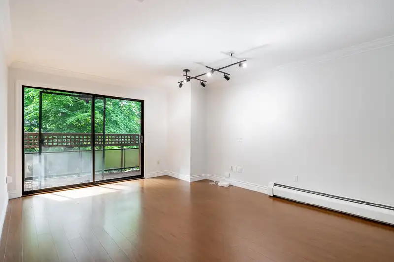 301 2320 W 40TH AVENUE - photo 2 of 37