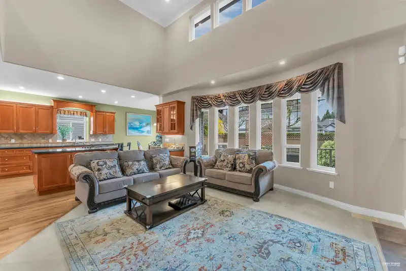 21048 86A AVENUE - photo 2 of 40