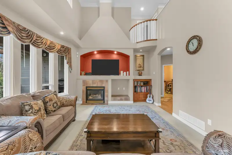 21048 86A AVENUE - photo 3 of 40