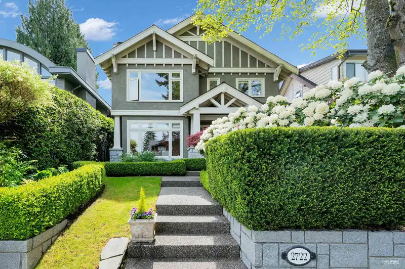 2722 W 31ST AVENUE - photo 1 of 33