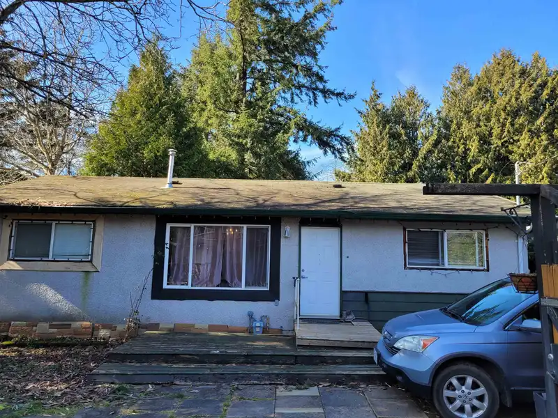 10577 138A STREET - photo 1 of 4