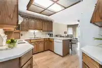4 5051 203 STREET - thumbnail 9
