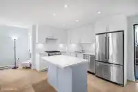 4762 48B STREET - thumbnail 3