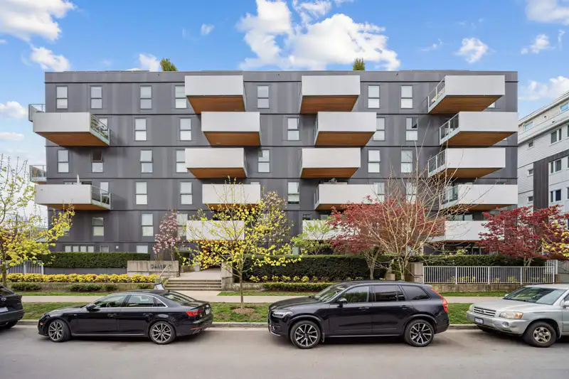 302 5089 QUEBEC STREET - photo 2 of 39