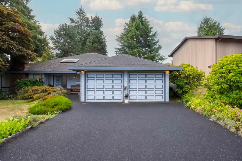 11104 BRIDLINGTON DRIVE - photo 1 of 40