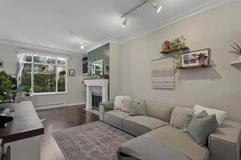 101 1675 W 10TH AVENUE - photo 2 of 25