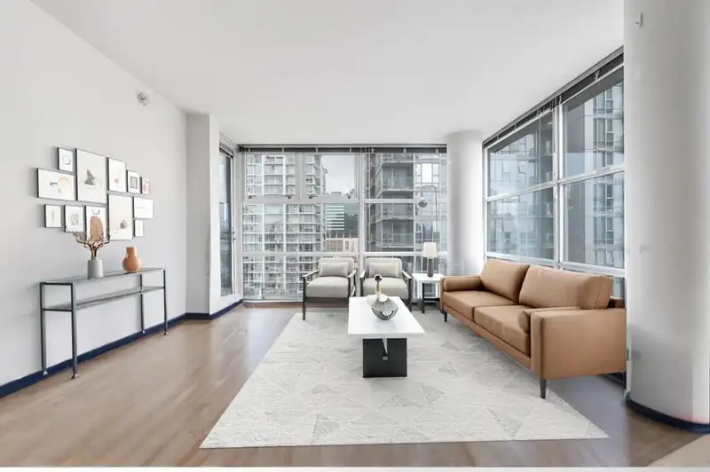 1806 111 W GEORGIA STREET - photo 2 of 15