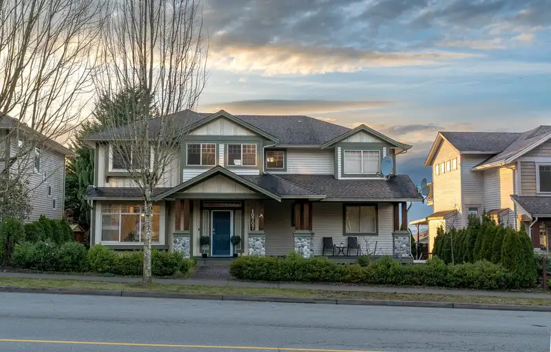 10707 248 STREET - photo 2 of 40