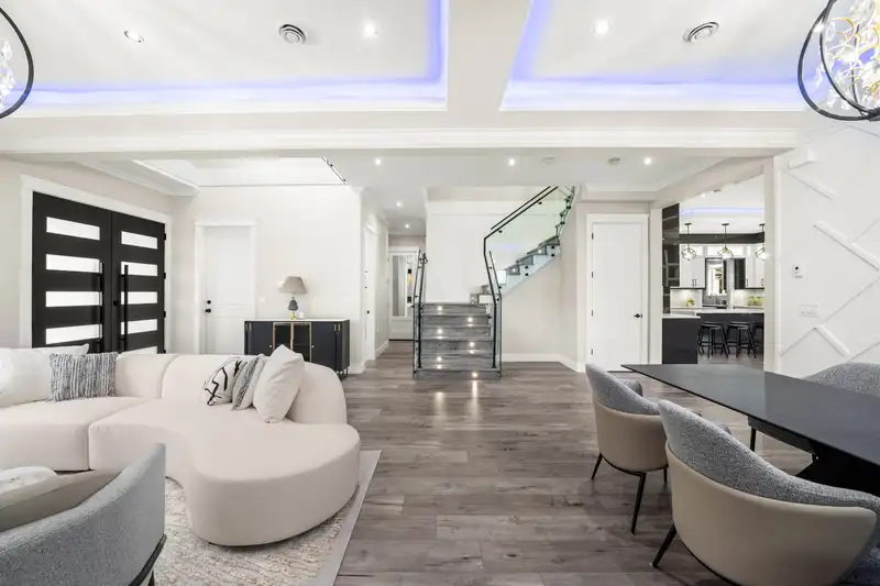 16117 108 AVENUE - photo 4 of 32