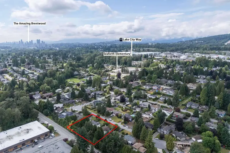 3869 WINLAKE CRESCENT - photo 2 of 6