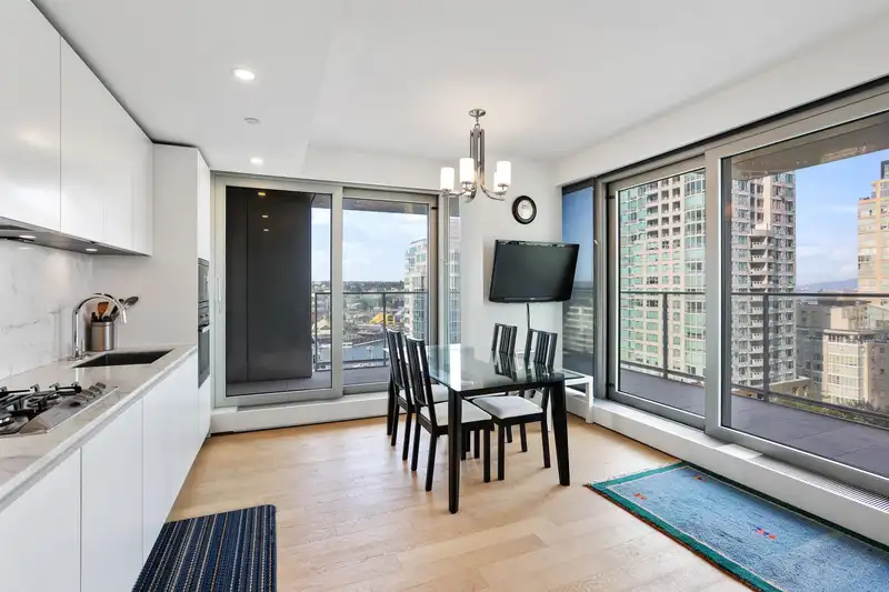 1205 1480 HOWE STREET - photo 3 of 21