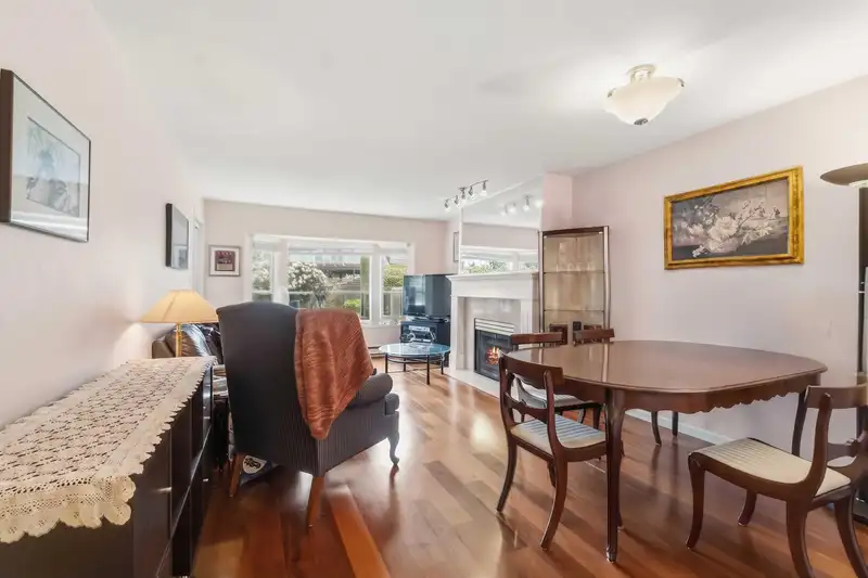 106 5568 BARKER AVENUE - photo 4 of 34