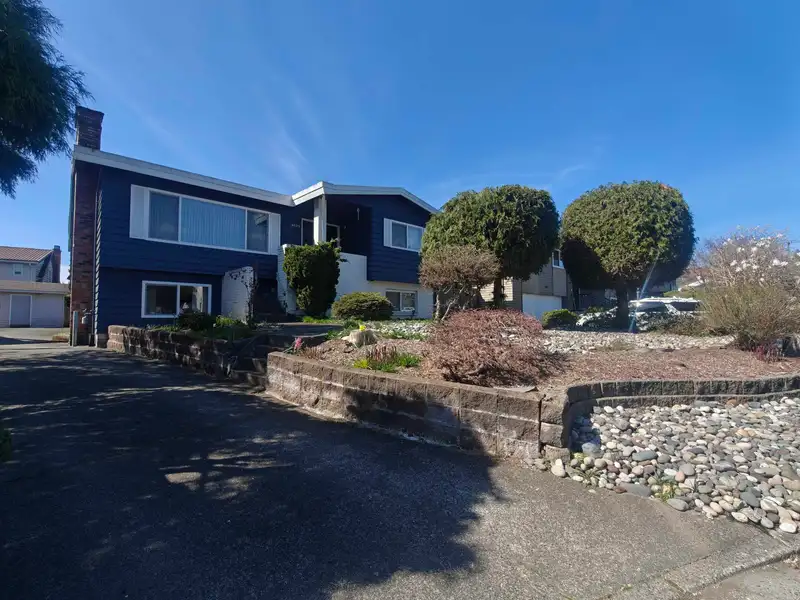 4829 COLBROOK COURT - photo 2 of 30