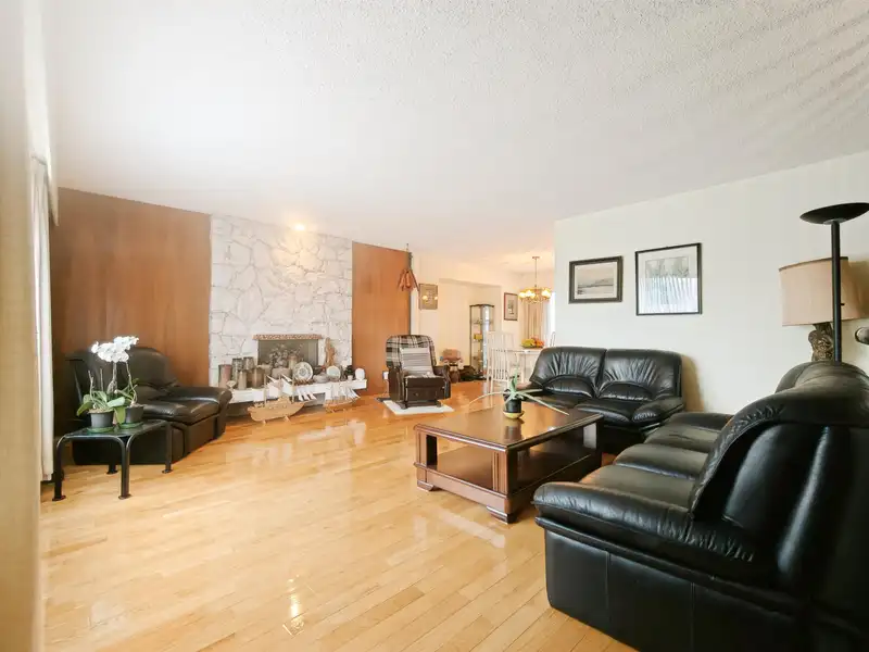 4829 COLBROOK COURT - photo 4 of 30