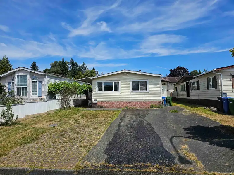 1895 SHORE CRESCENT - photo 1 of 21