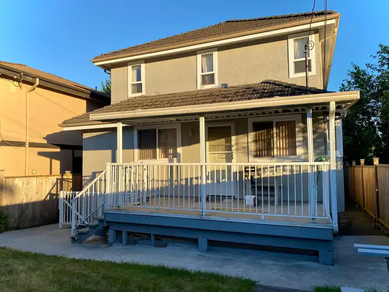195 W 46TH AVENUE - photo 3 of 12
