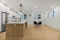 2 2360 CRESCENT WAY - thumbnail 1