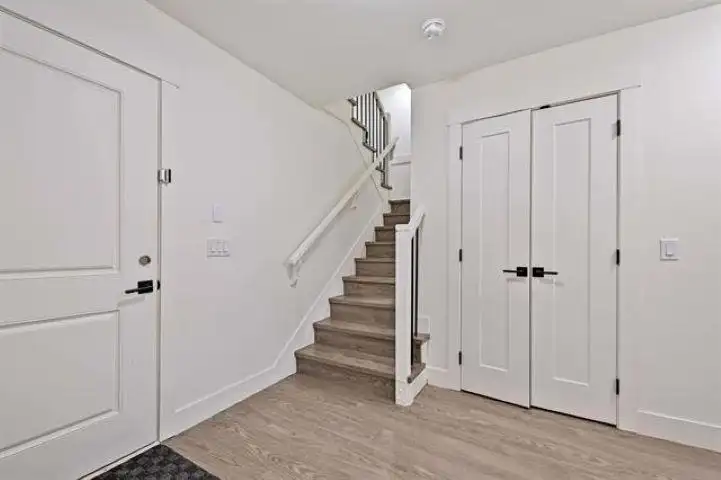 6 22334 48 AVENUE - photo 4 of 16