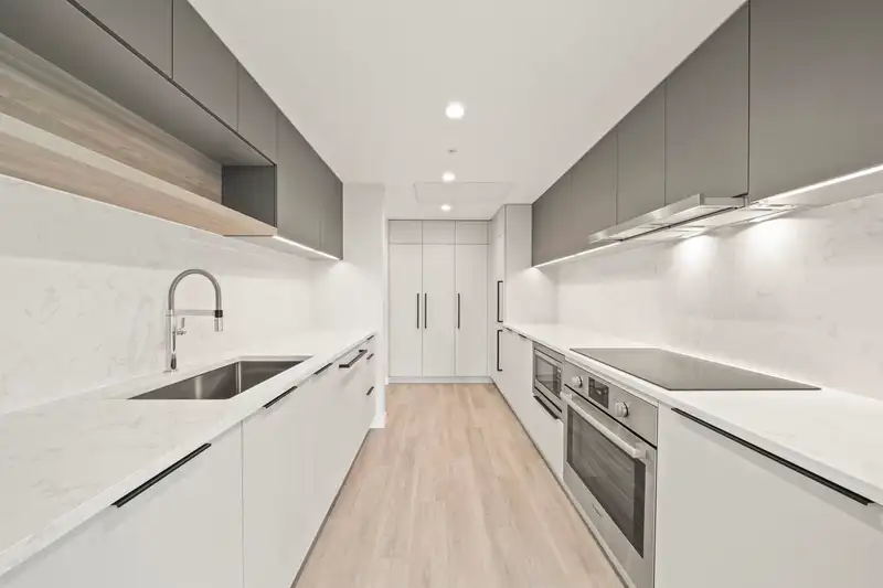 1204 567 EMERSON STREET - photo 1 of 32