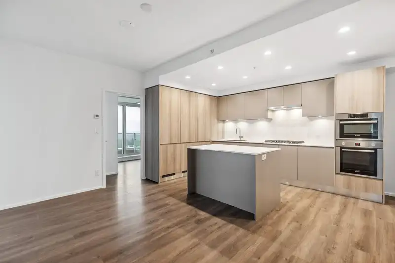 4505 3833 EVERGREEN PLACE - photo 4 of 37