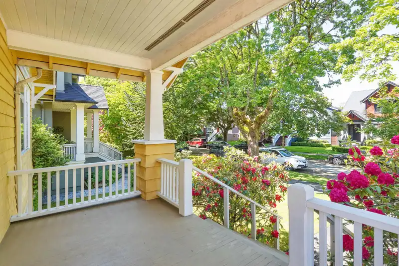 3136 W 11TH AVENUE - photo 4 of 27
