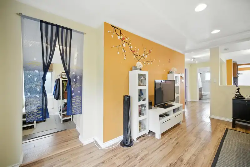 966 E 64TH AVENUE - photo 3 of 37