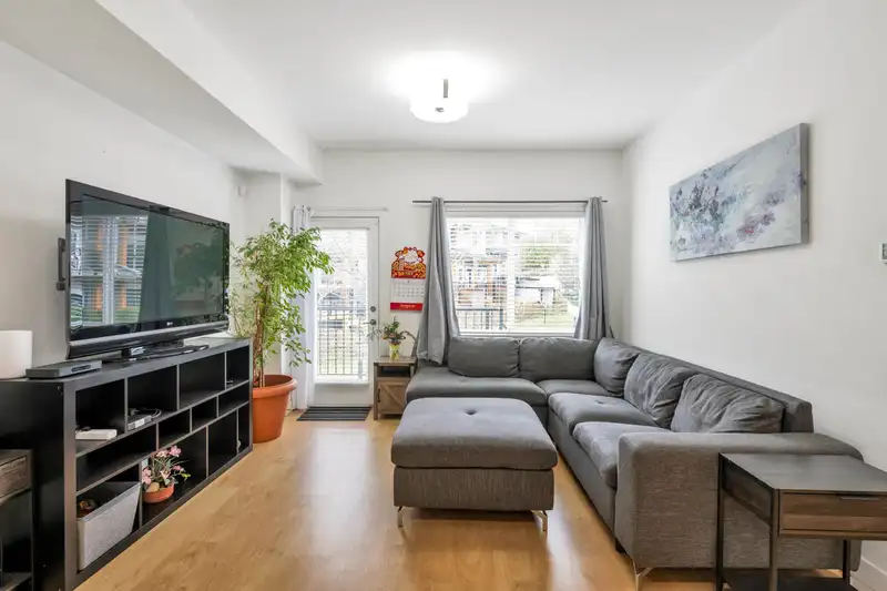 22 22810 113 AVENUE - photo 3 of 35