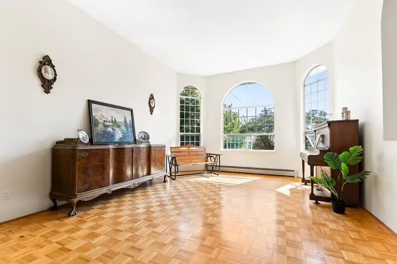 5843 CARSON STREET - photo 4 of 40