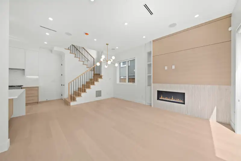 1 6461 E PRINCE EDWARD STREET - photo 3 of 28