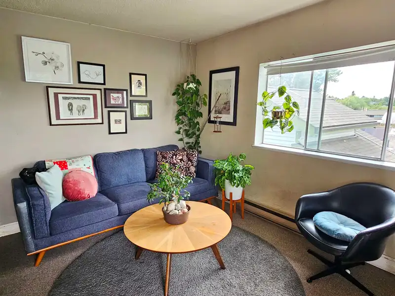 1244 E 8TH AVENUE - photo 4 of 40