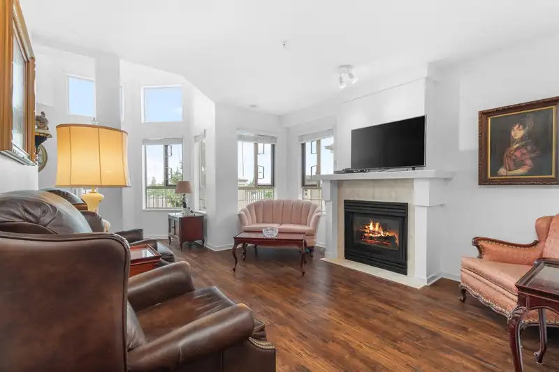 312 22015 48 AVENUE - photo 4 of 23