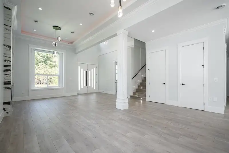 20126 27A AVENUE - photo 4 of 38