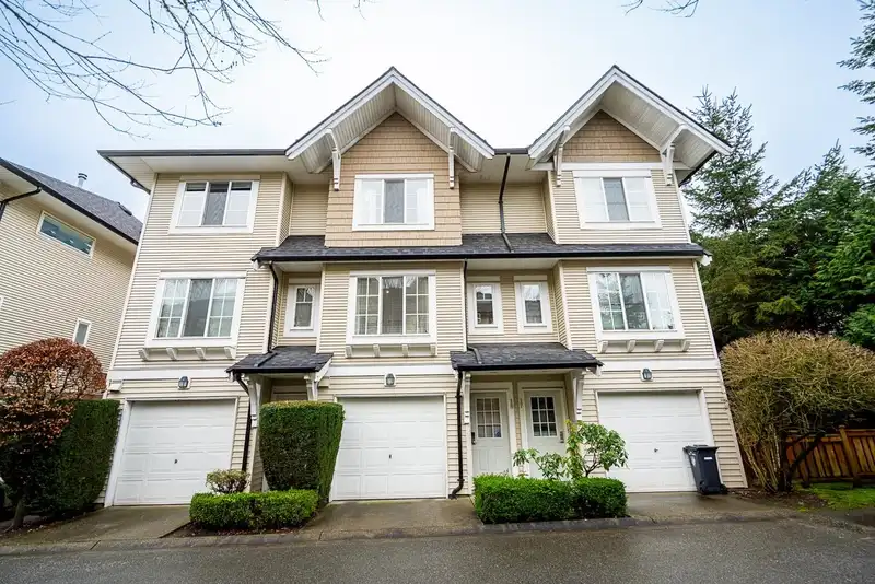 18 20540 66 AVENUE - photo 1 of 35